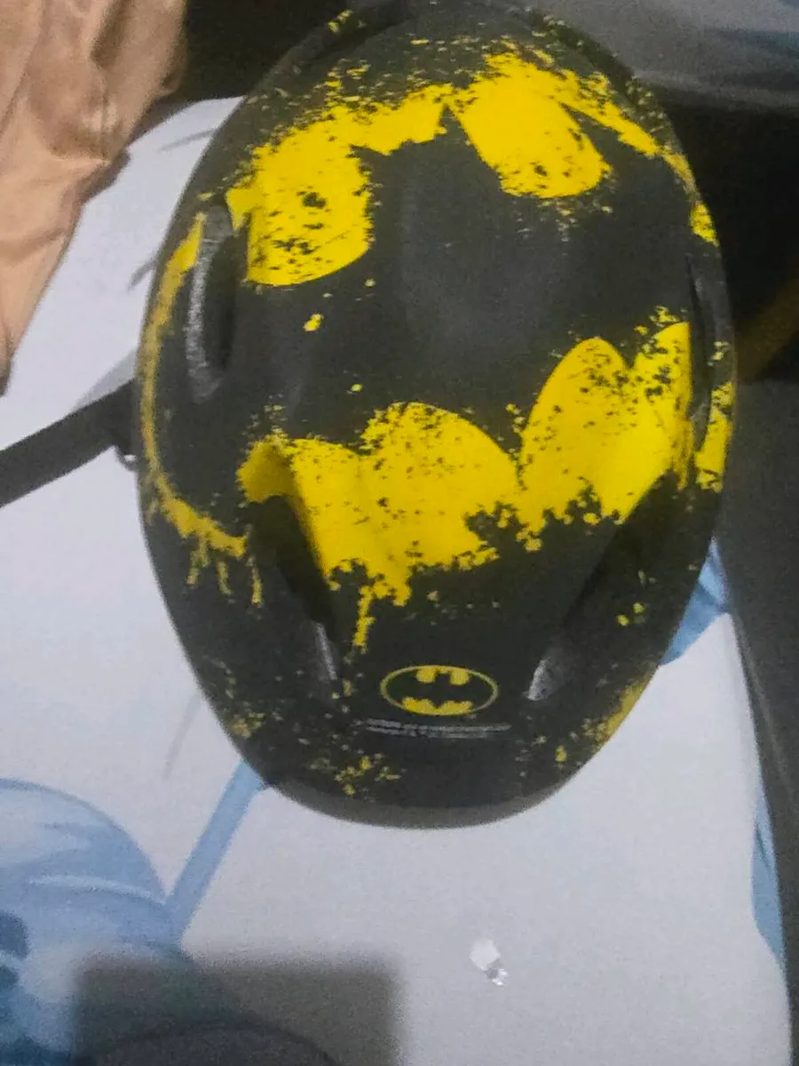 Batman helmet age 5-7 years - Image 1