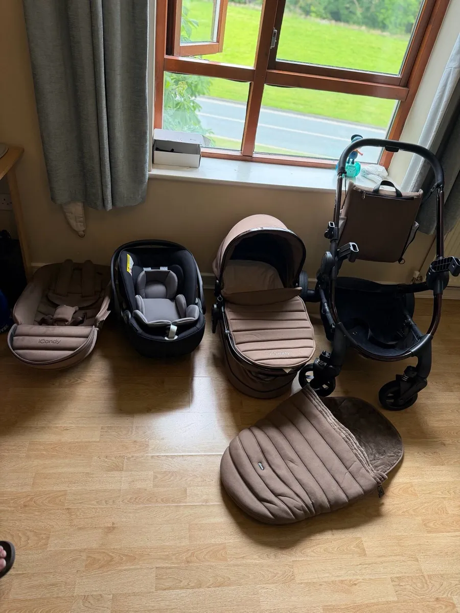 I Candy Travel System – Excellent Condition - Image 2
