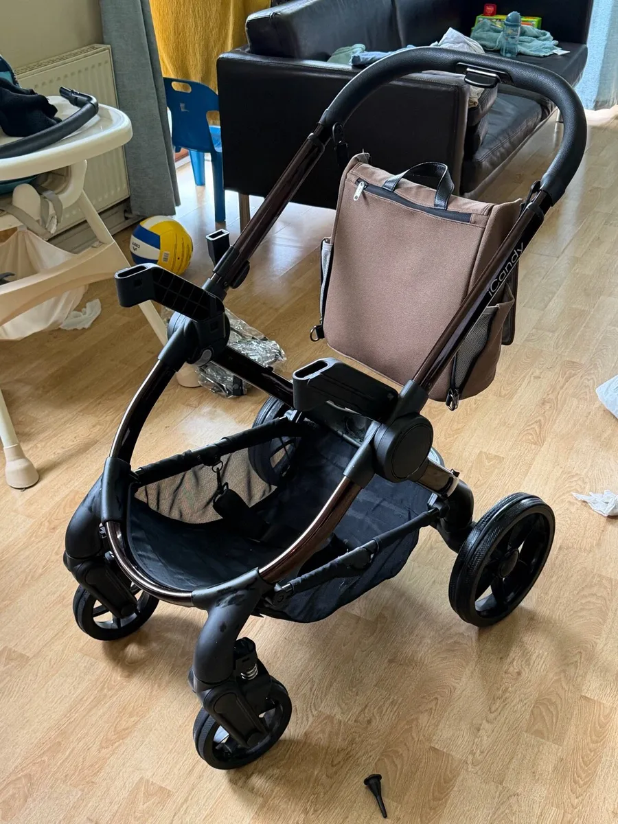 I Candy Travel System – Excellent Condition - Image 3