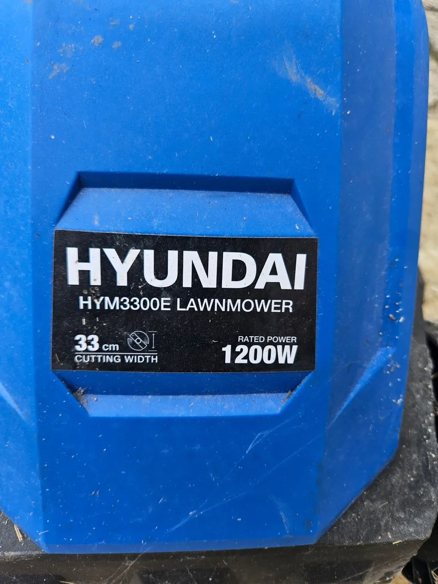 Hyundai Electric Lawnmower 33cm width - Image 3