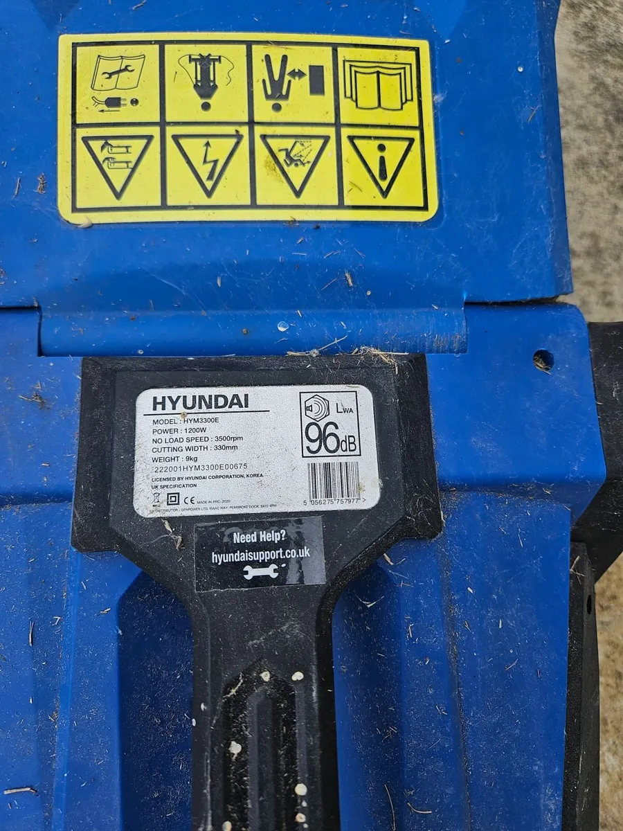 Hyundai Electric Lawnmower 33cm width - Image 4