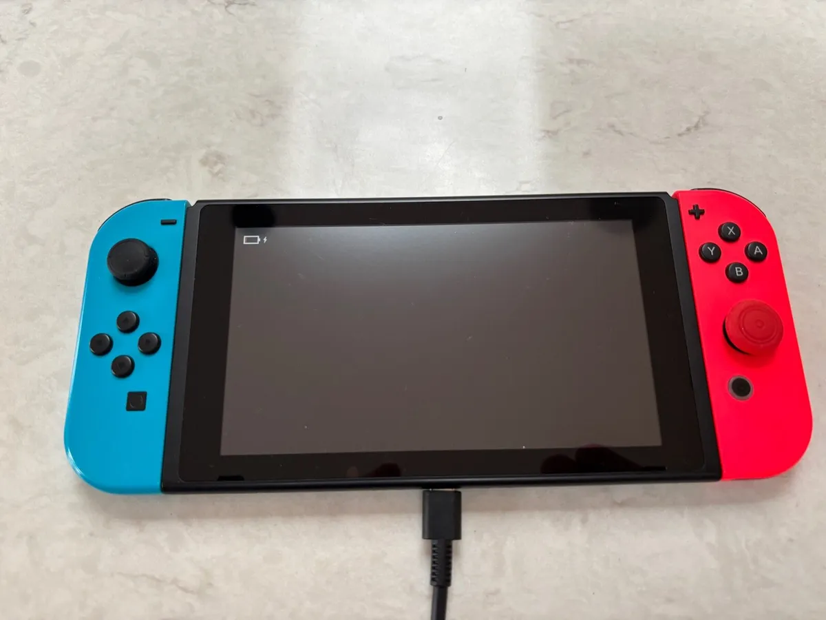 Nintendo Switch - Image 2