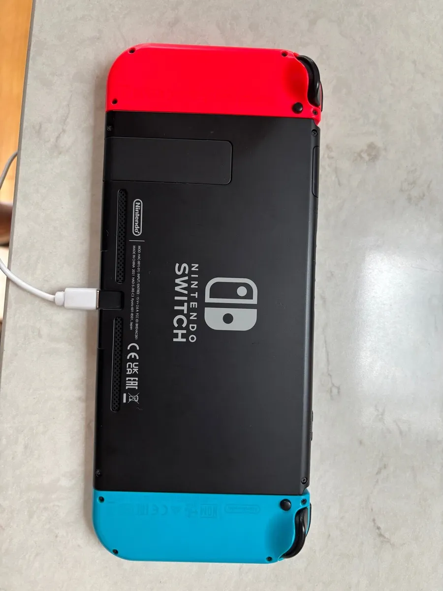 Nintendo Switch - Image 4