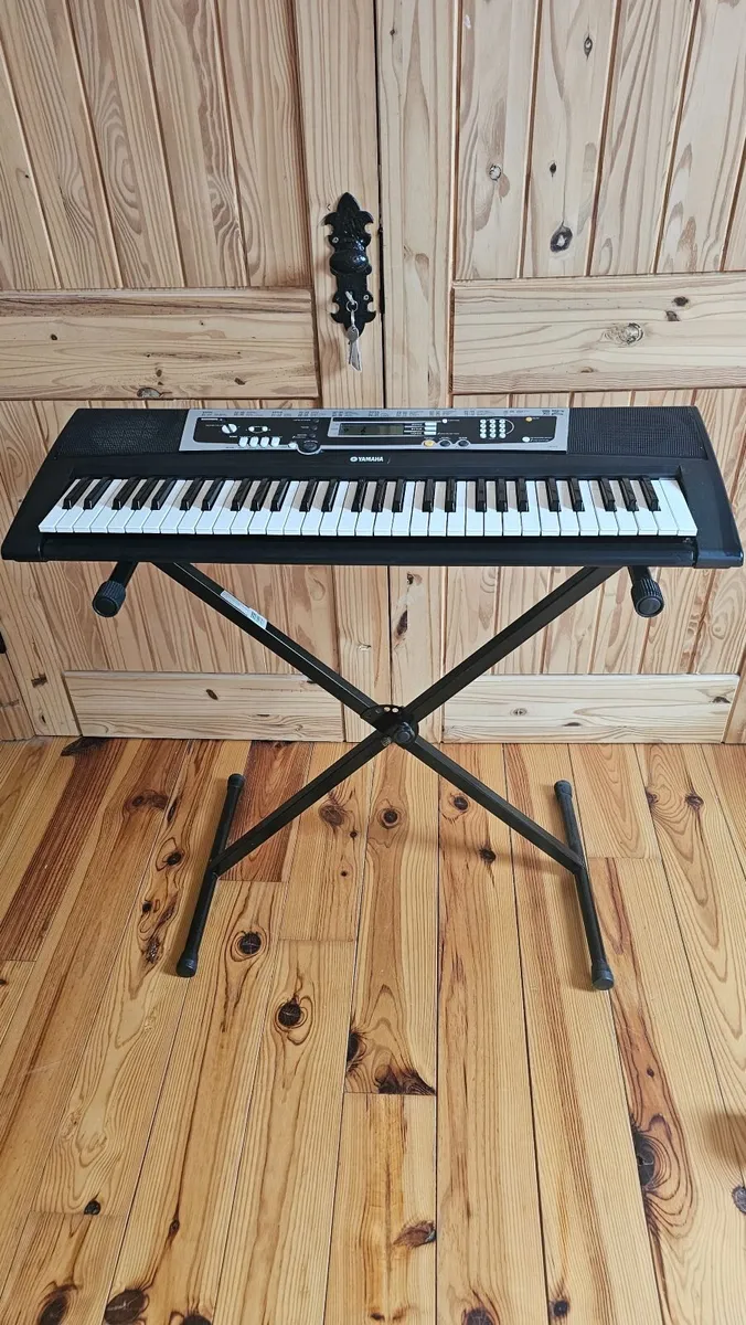 Yamaha keyboard YPT-210  with stand. - Image 2
