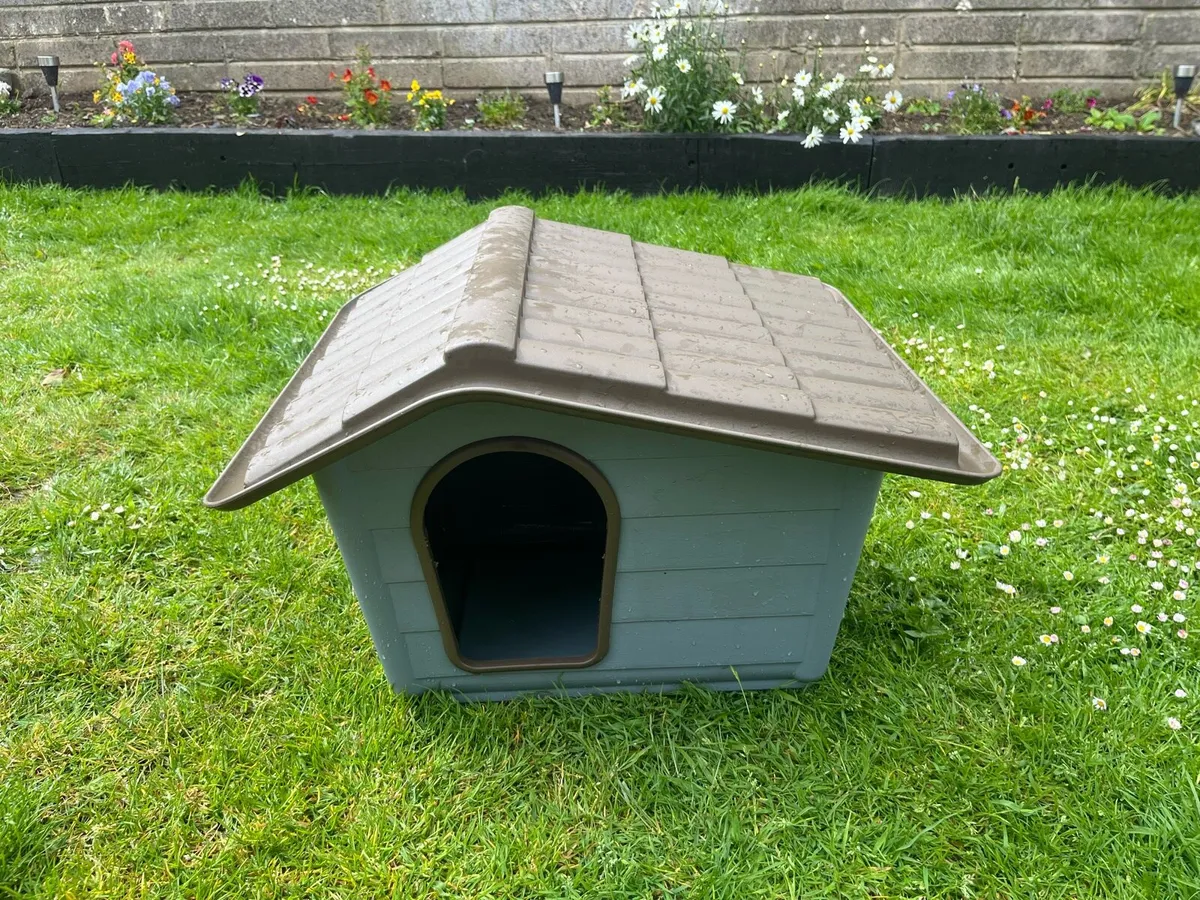 Small pet house - Image 1