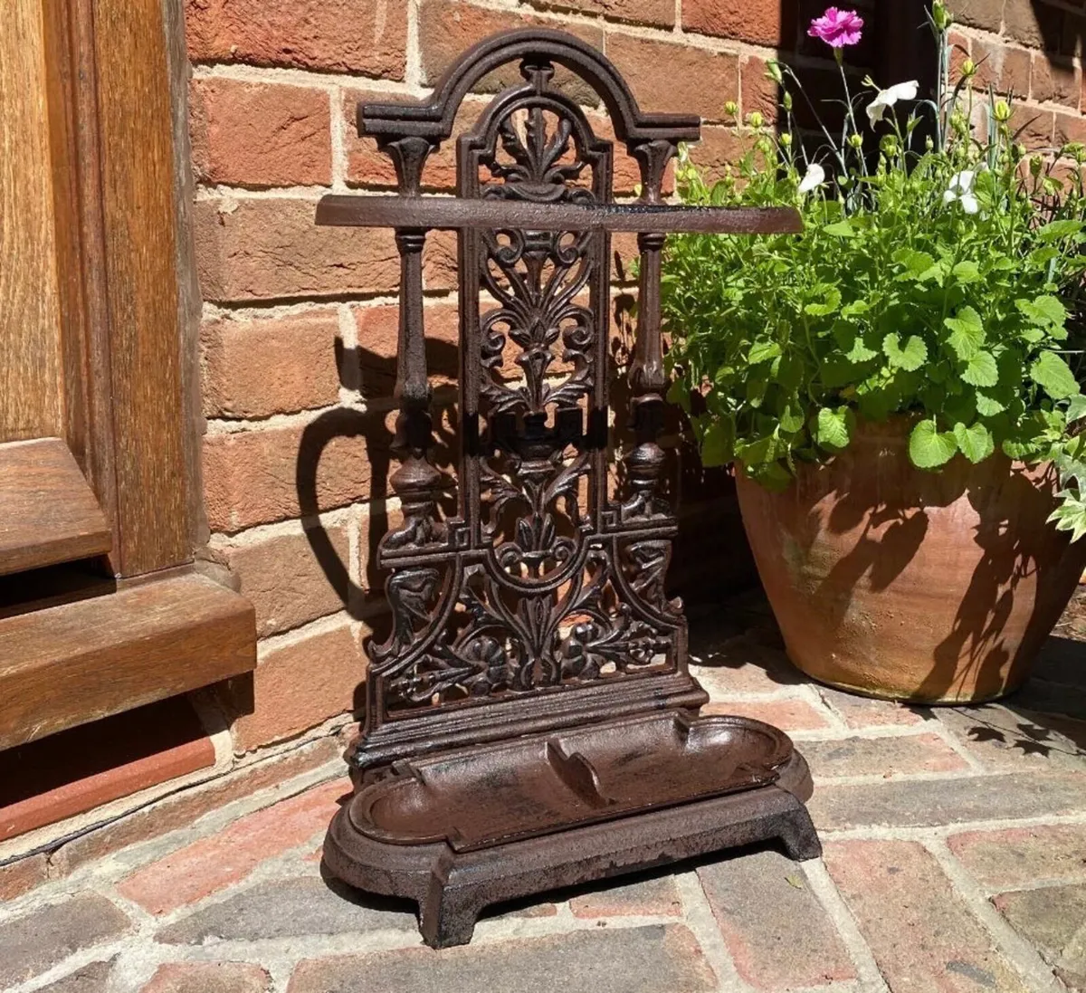 Vintage Style New Cast Iron Umbrella Stand - Image 1