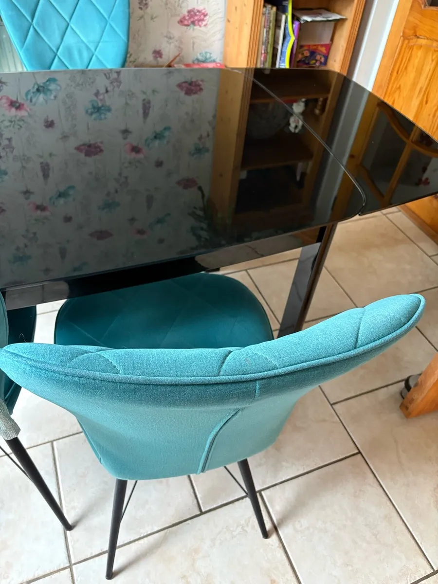 Dining table - Image 2