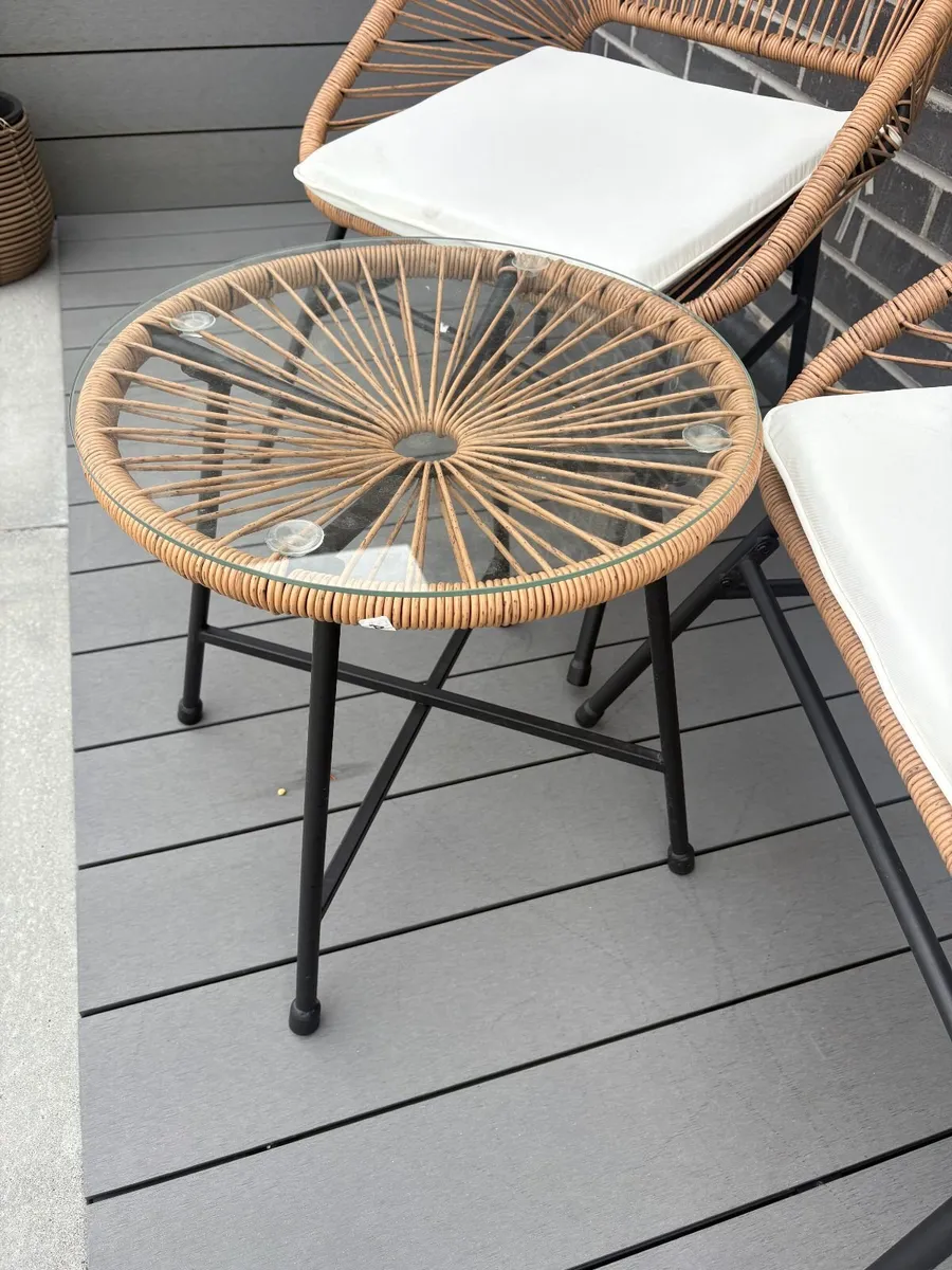 3-Piece Outdoor Bistro Set - Weather resistant - Image 2