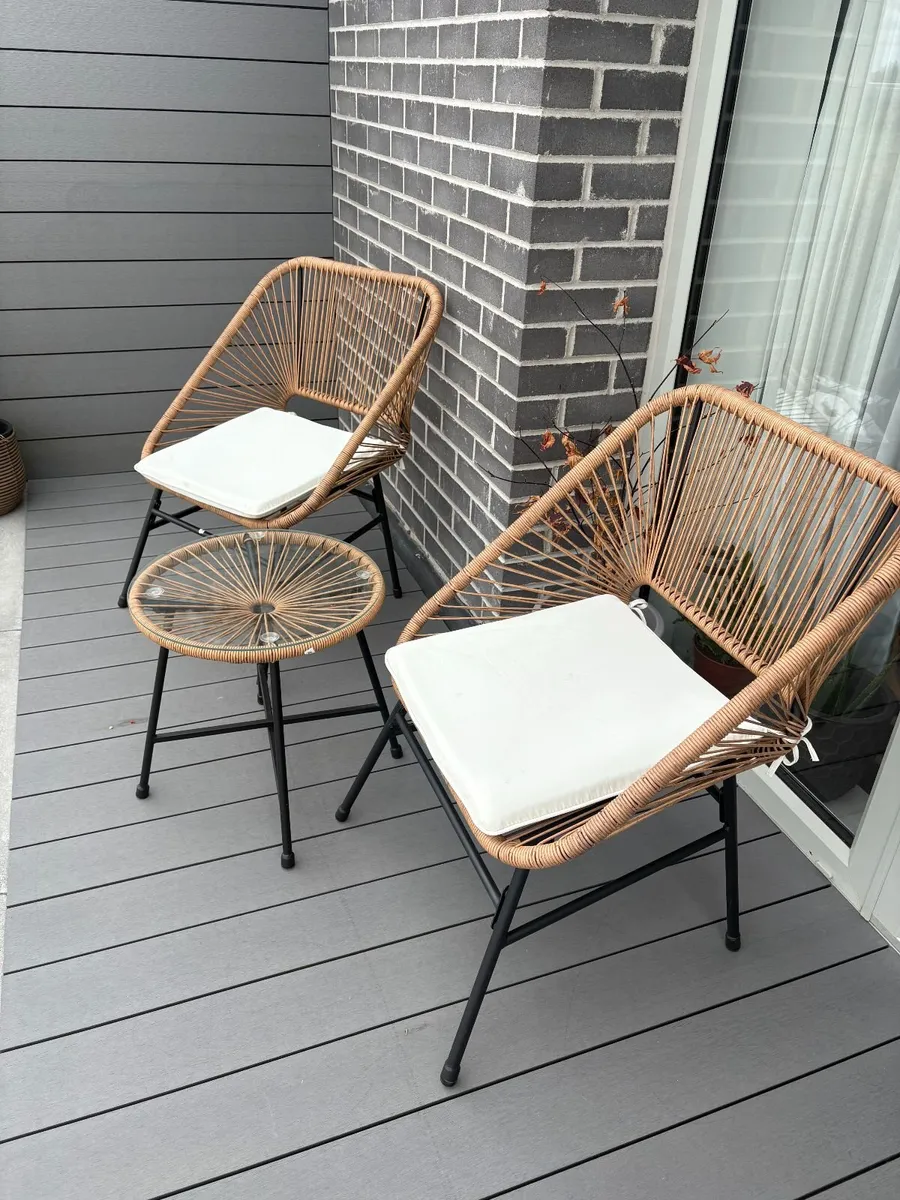 3-Piece Outdoor Bistro Set - Weather resistant - Image 3