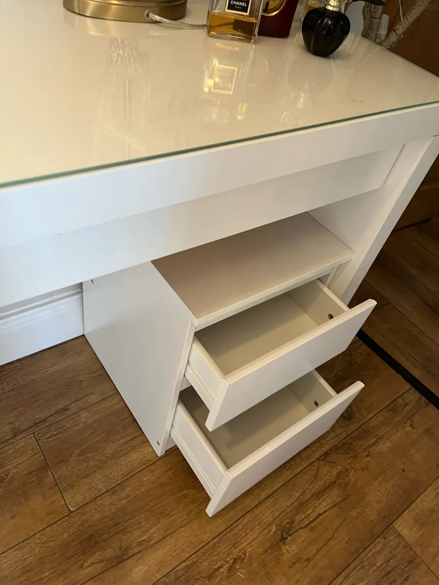 Dressing table / desk / nail bar - Image 3