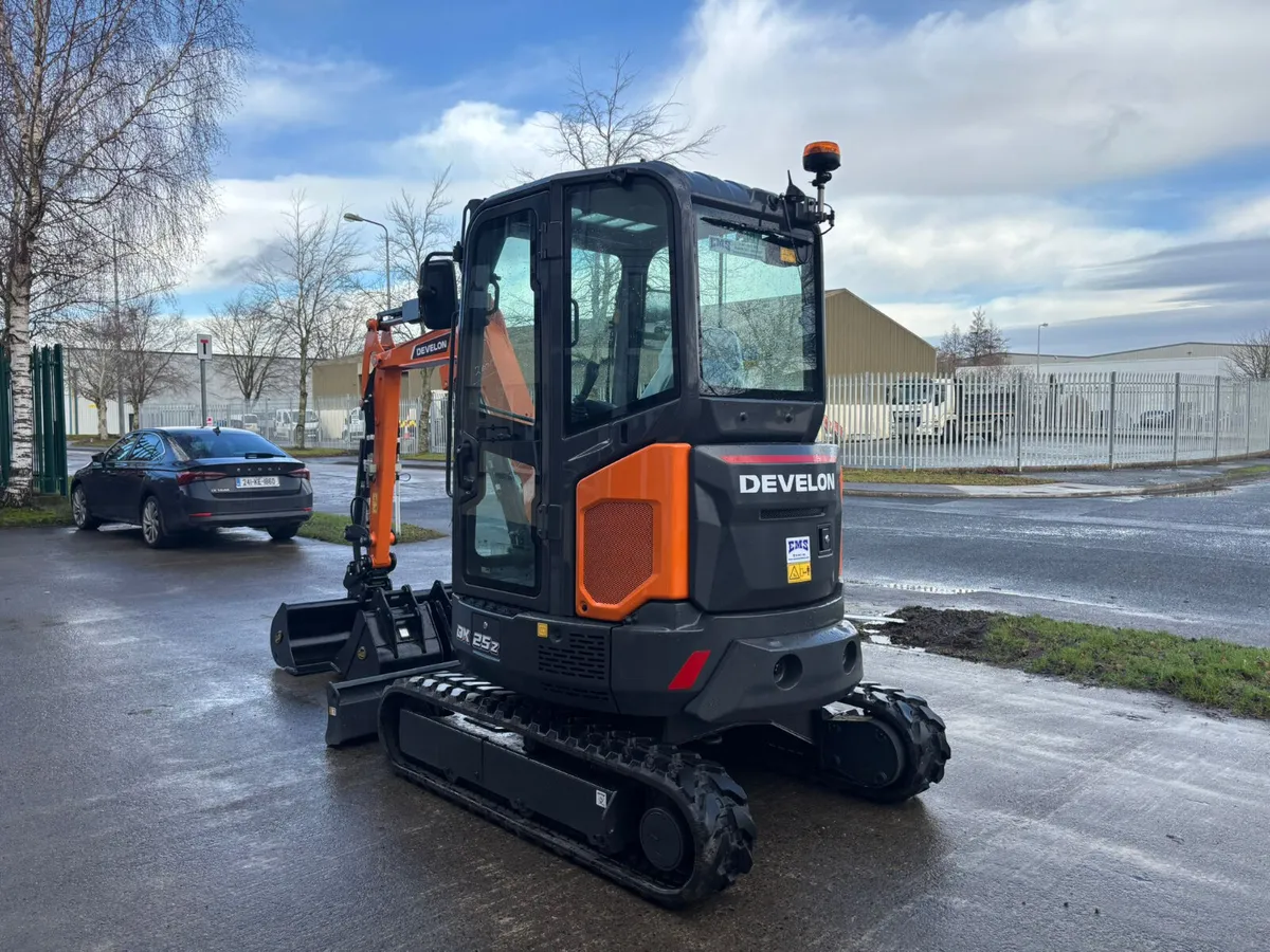 New Develon (Doosan) DX25Z-7 Mini Excavator - Image 4