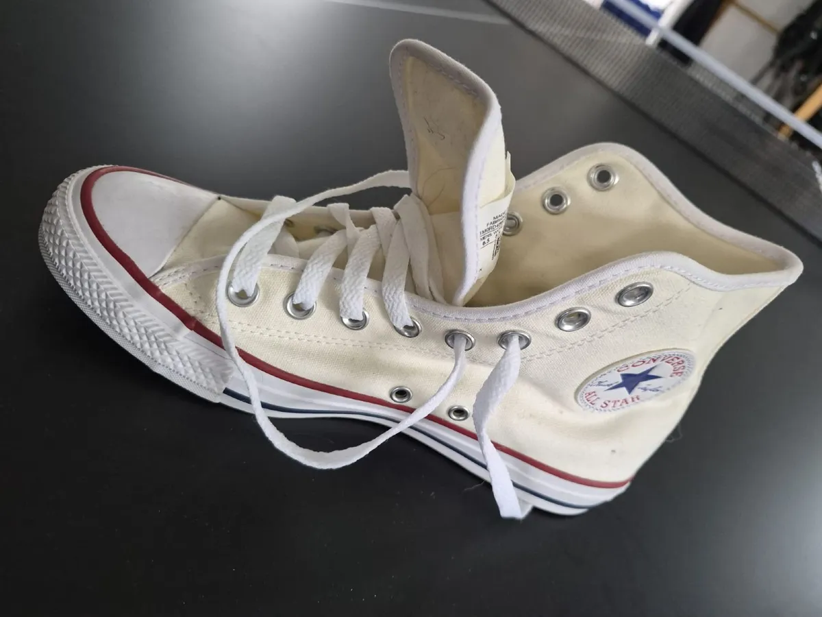 Converse off white - brand new - Image 1