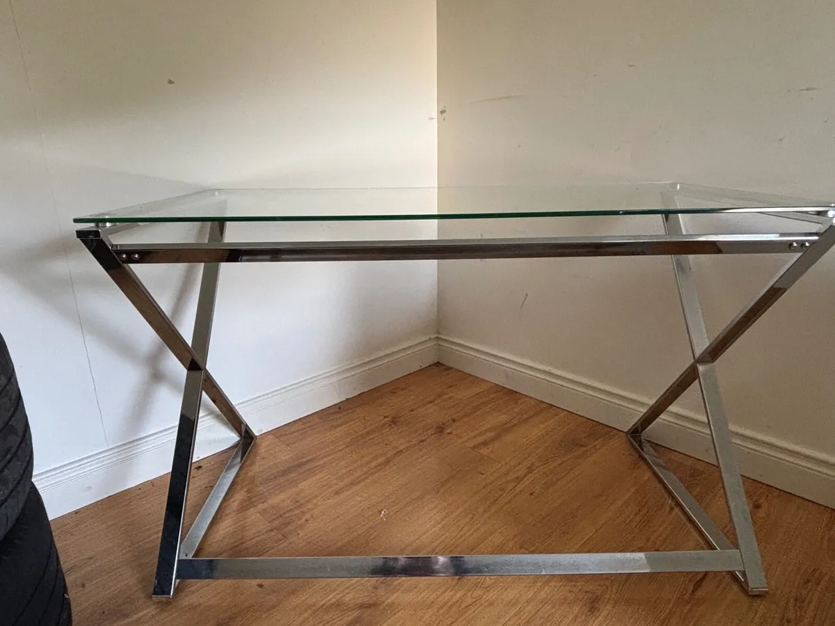 Desks - Image 2