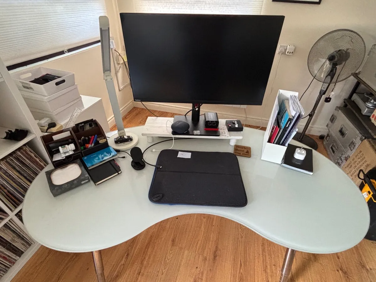 Desks - Image 4