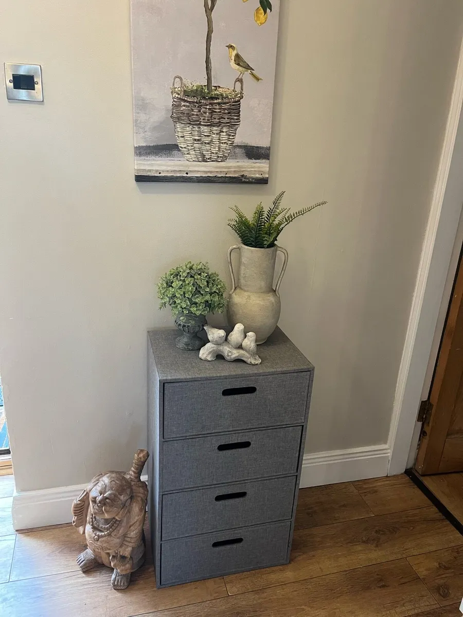 Storage unit - Image 1