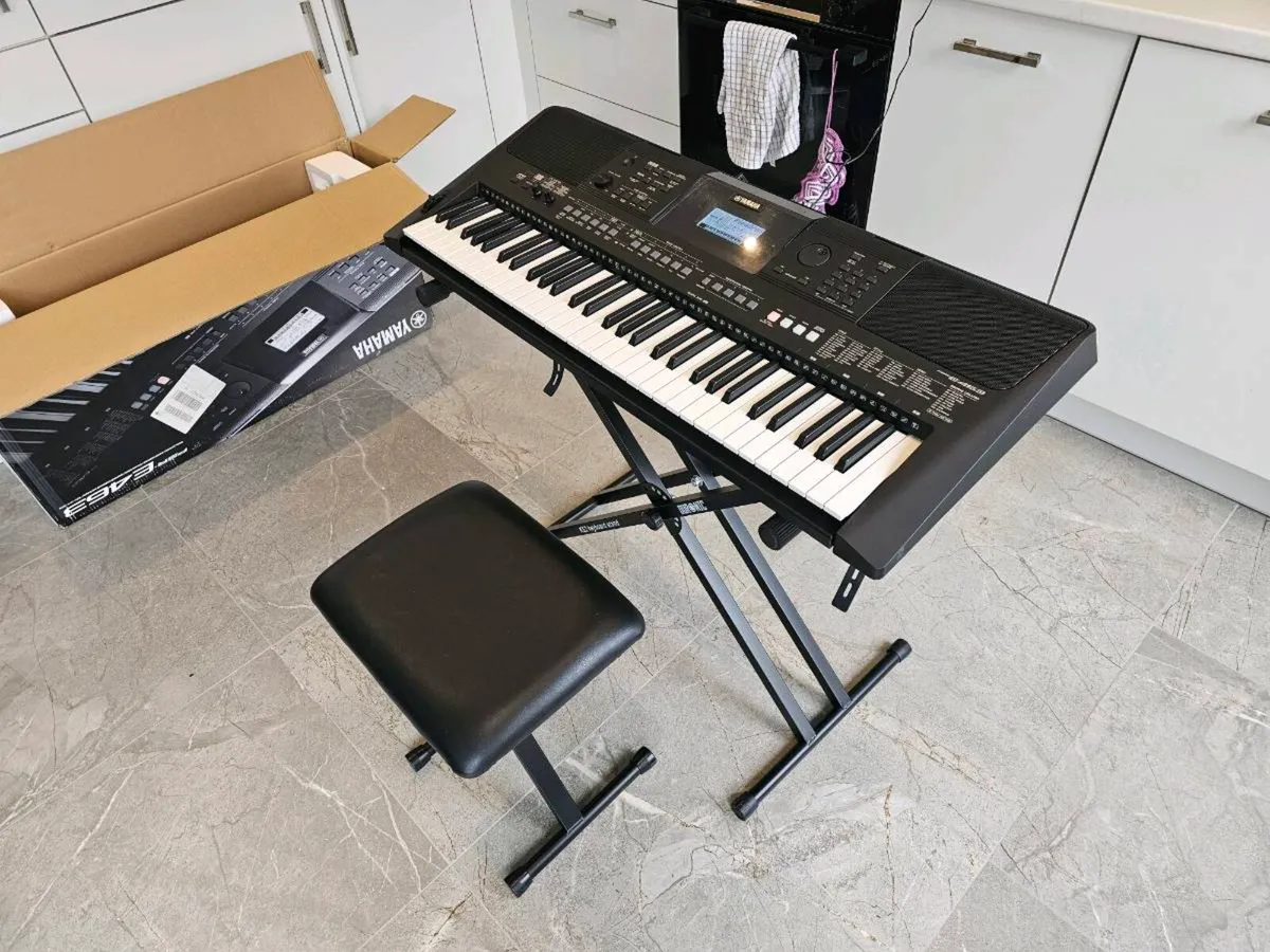 Yamaha PSR-E463 Keyboard – Excellent Condition - Image 2