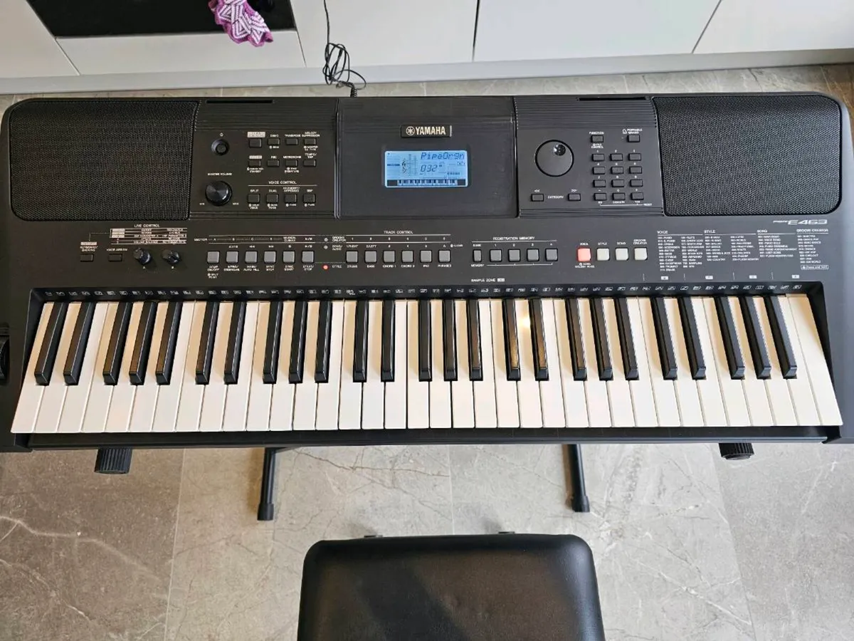 Yamaha PSR-E463 Keyboard – Excellent Condition - Image 4