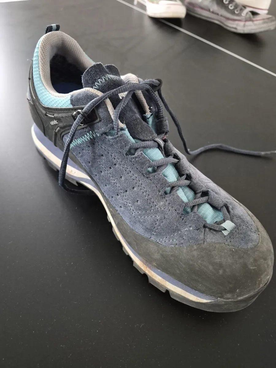 Meindl walking boots - Image 1