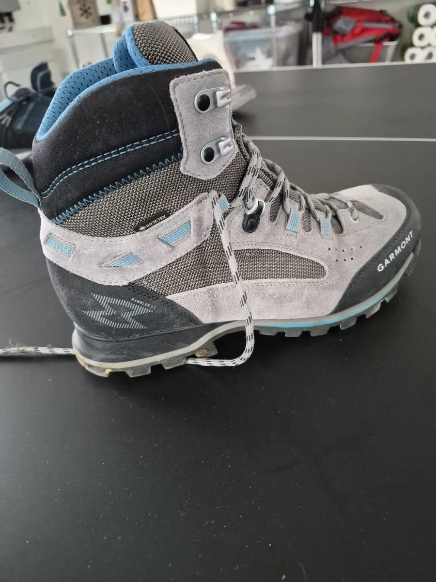 Garmont walking boots - Image 1