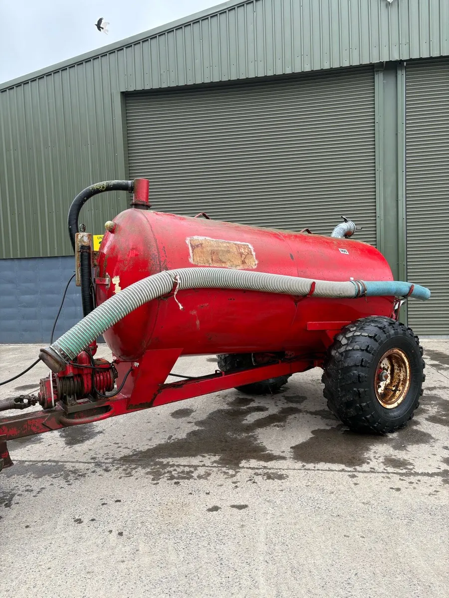 1100 Gallon Redrock Slurry Tank / 8ft Land Roller - Image 1