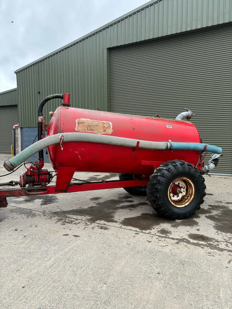 1100 Gallon Redrock Slurry Tank / 8ft Land Roller - Image 2