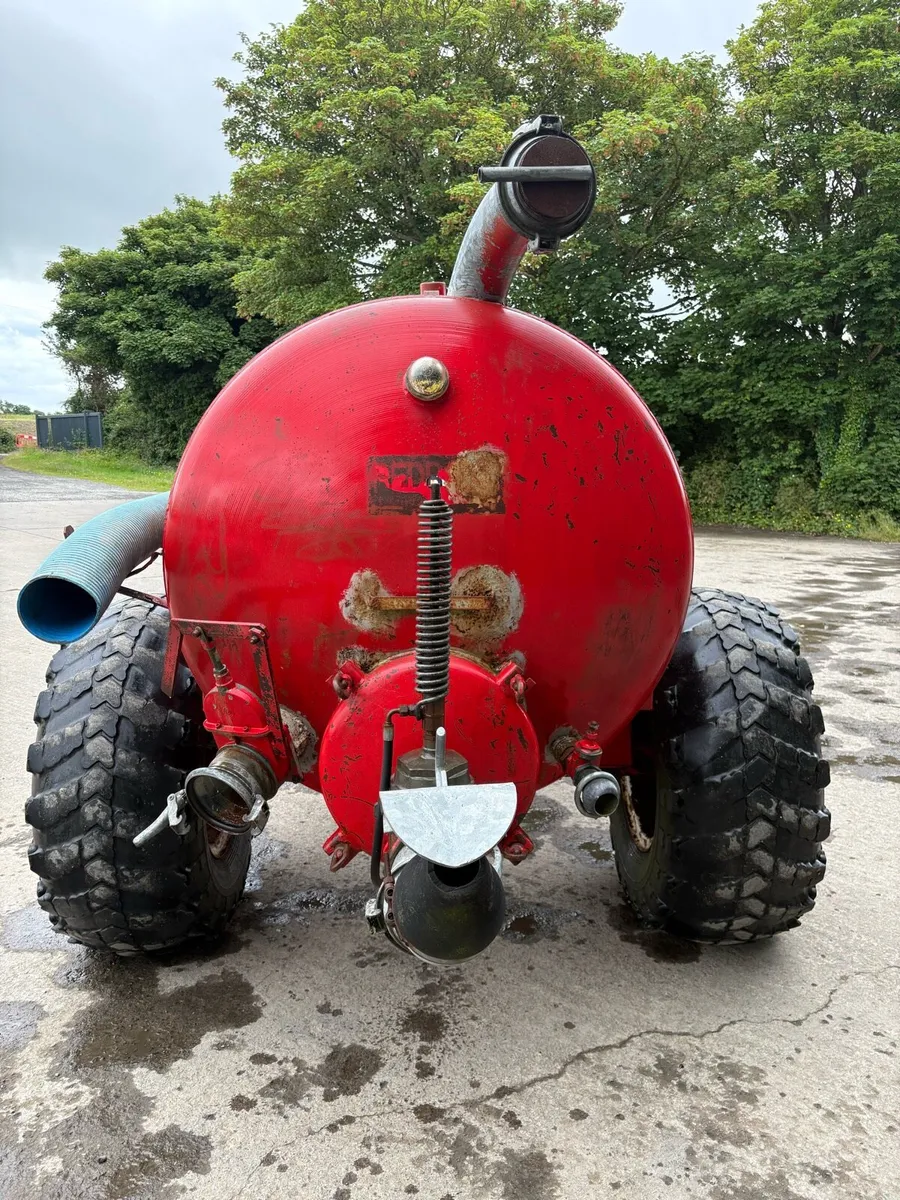 1100 Gallon Redrock Slurry Tank / 8ft Land Roller - Image 4