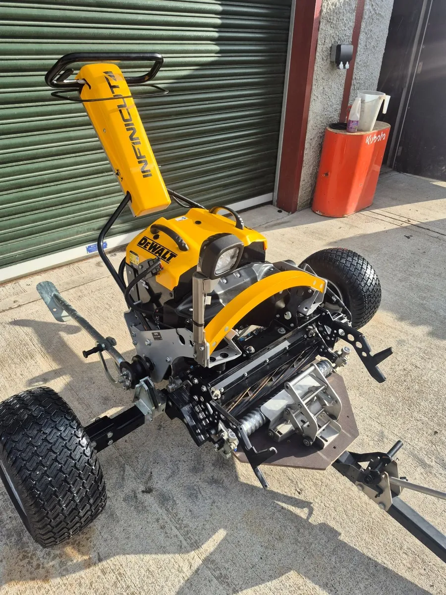 Infinicut dewalt fl22 ex demo cylinder mower - Image 4