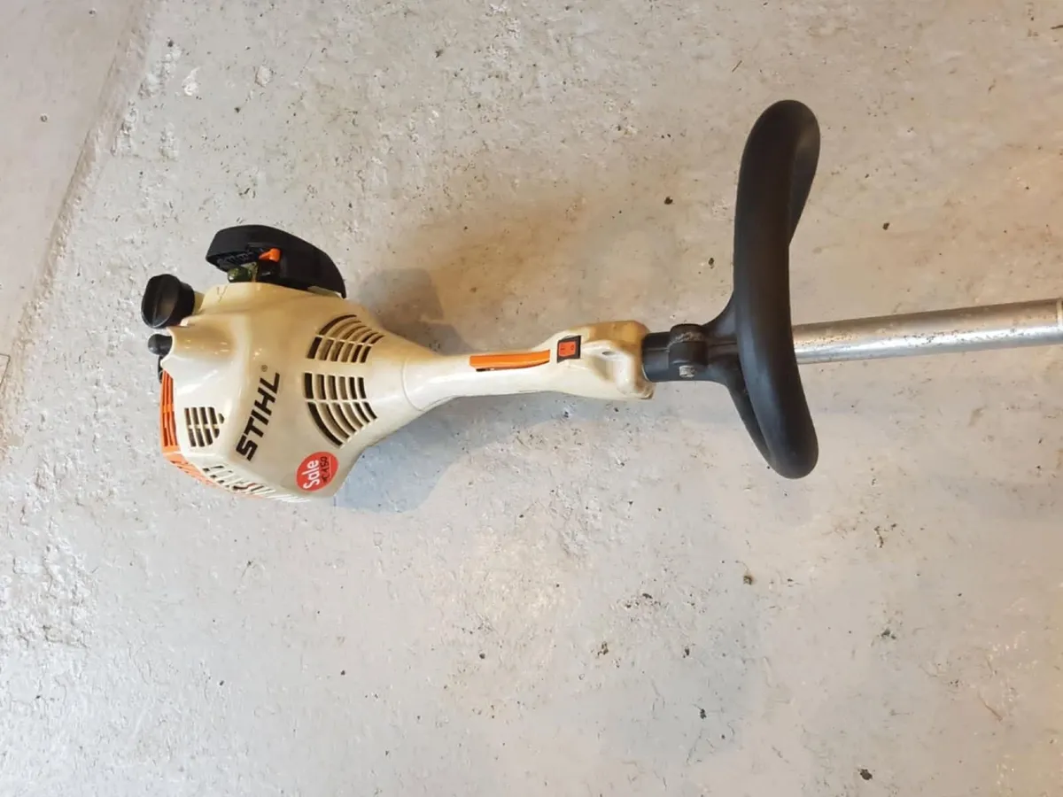 STIHL FS 38 PETROL STRIMMER - FOR SALE - Image 2