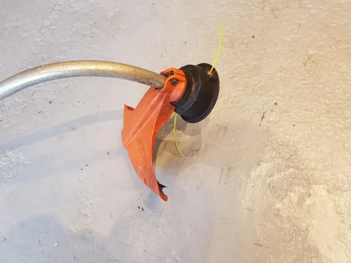 STIHL FS 38 PETROL STRIMMER - FOR SALE - Image 4