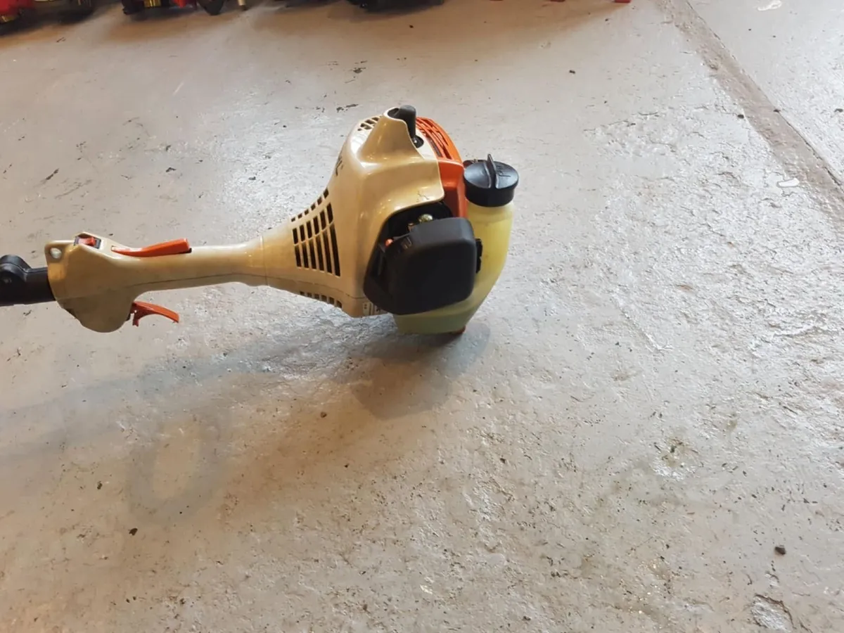 STIHL FS 38 PETROL STRIMMER - FOR SALE - Image 3