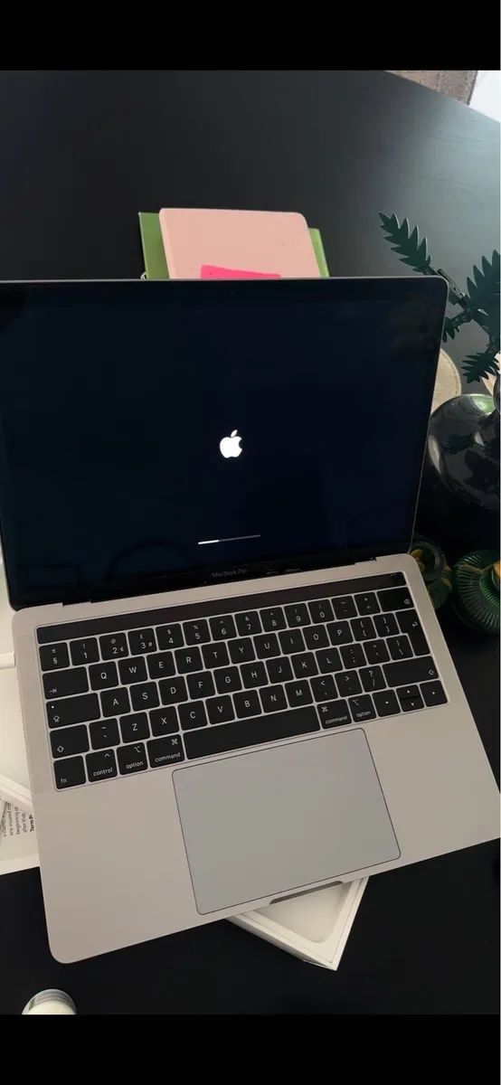 MacBook - Image 2