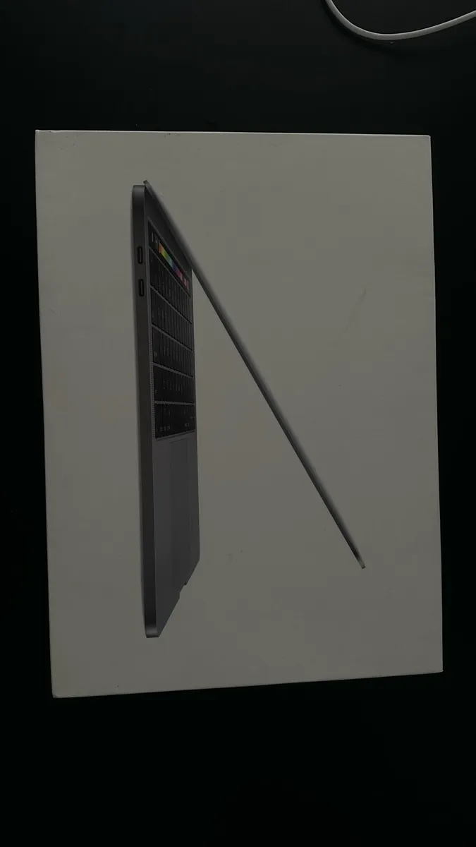 MacBook - Image 3