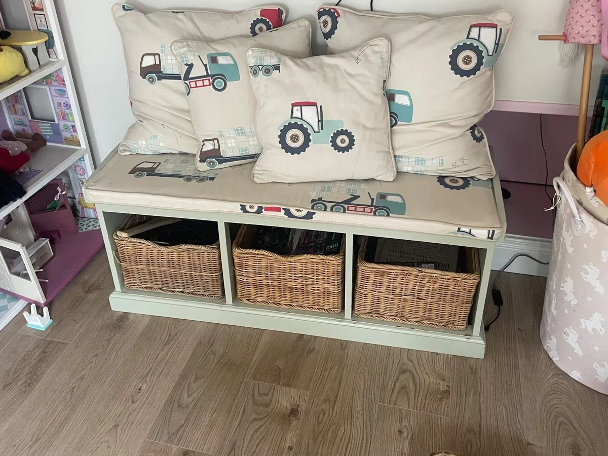 Seat with storage - Image 2