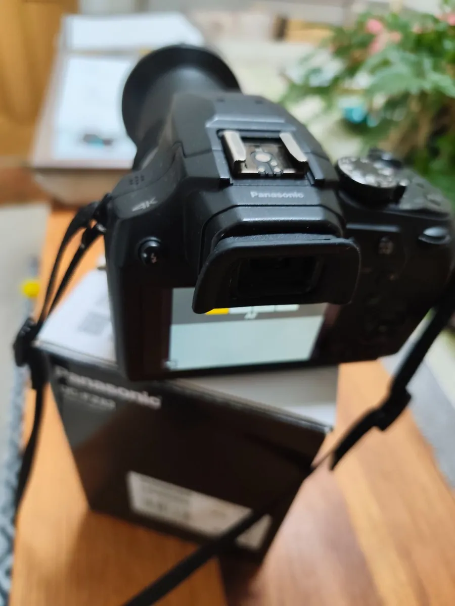 Panasonic zr282 Bridge Camera - Image 3