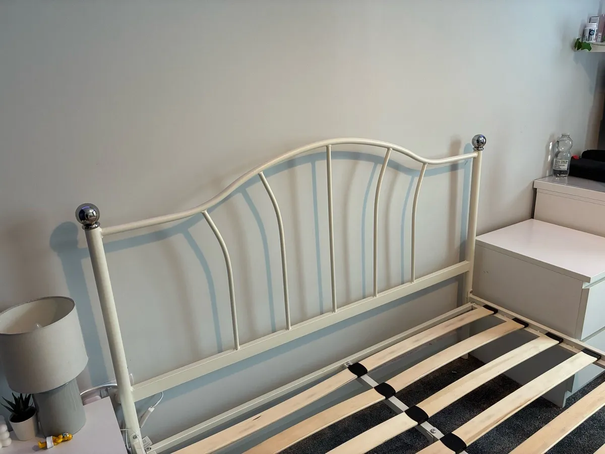 Double bed - Image 3