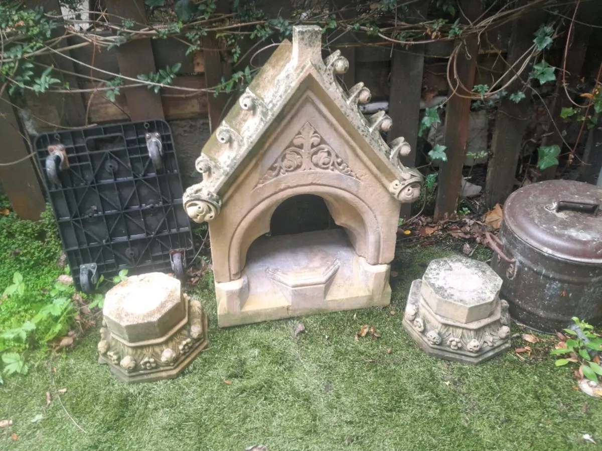 Victorian Altar Features - Image 1