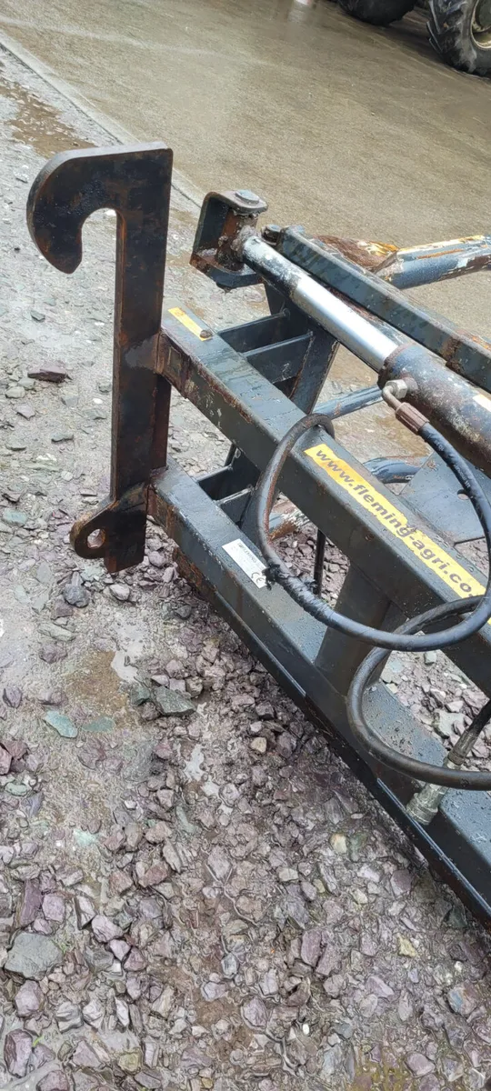 Fleming Bale Handler - Image 1