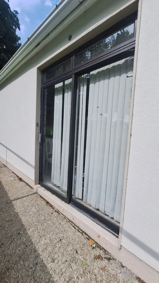 Black Sliding Door (Free)