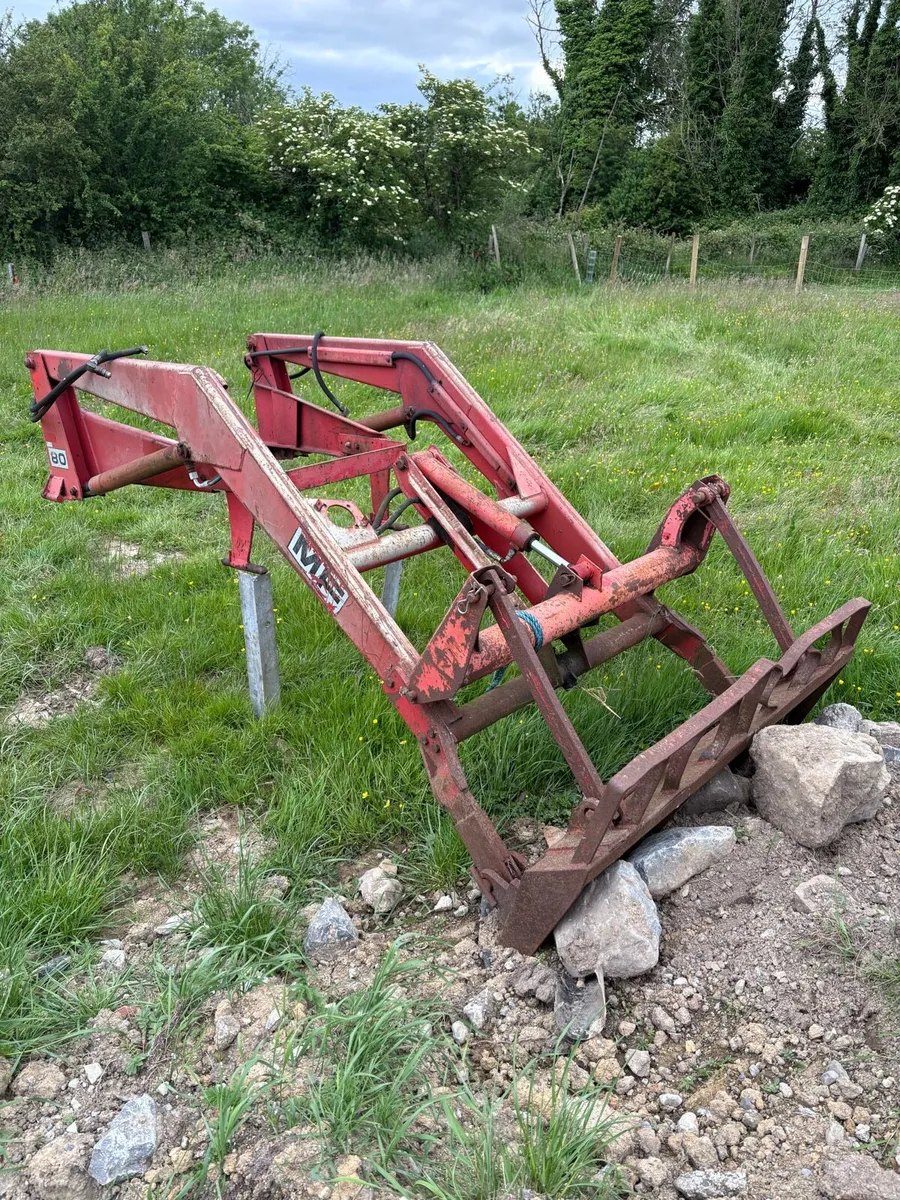 MF 80 loader - Image 2