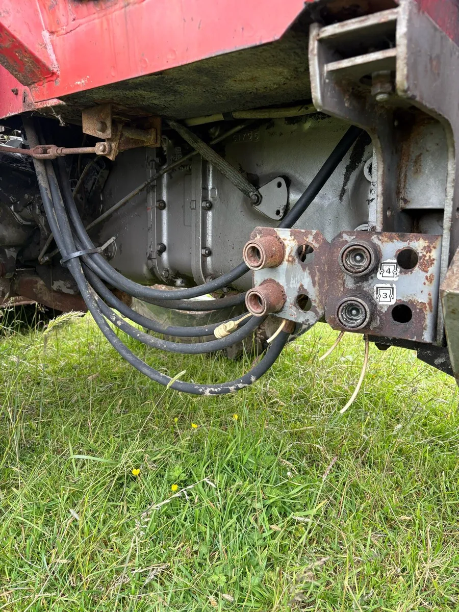 MF 80 loader - Image 3