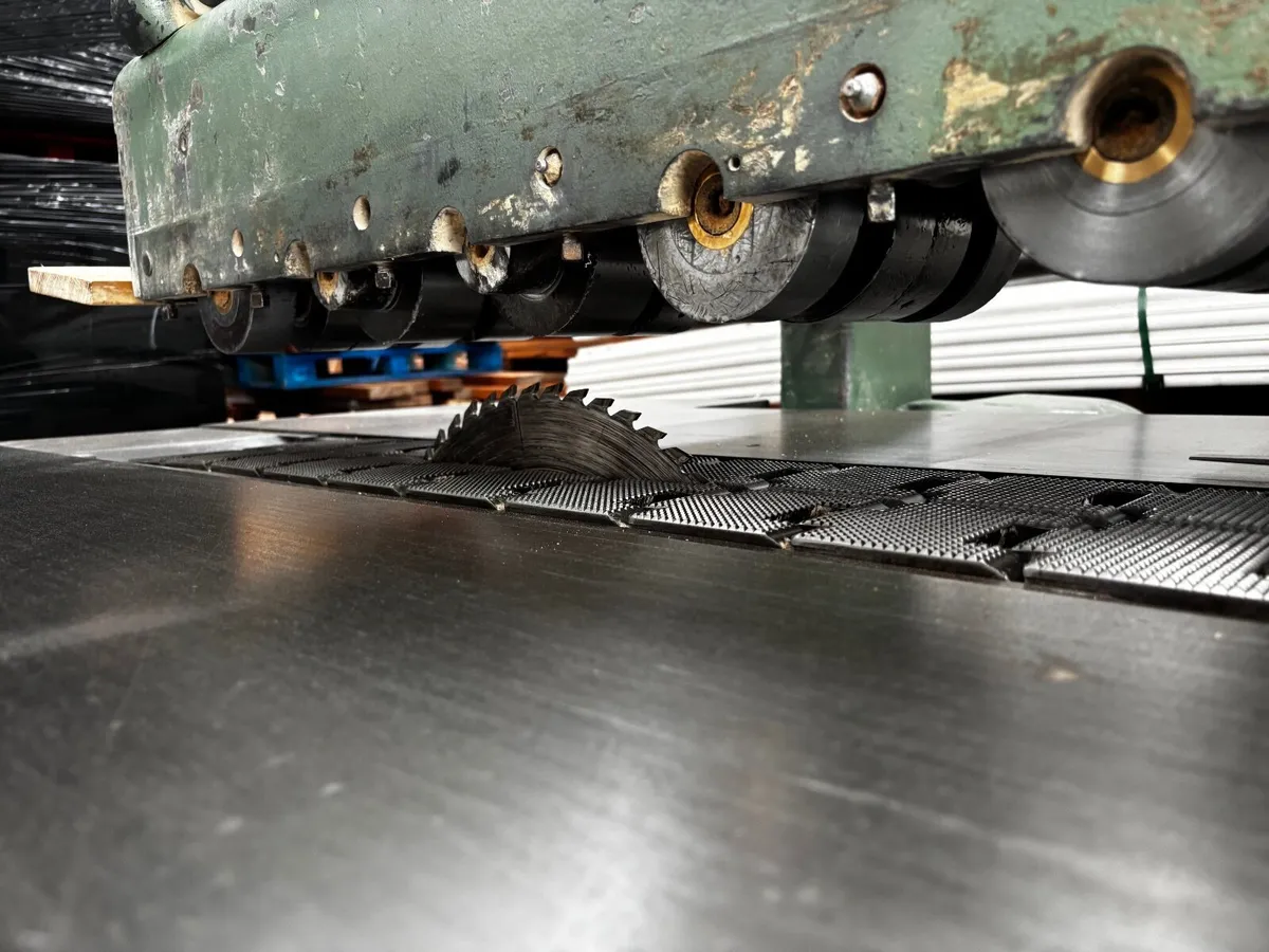 REDUCED! Wadkin PU Straight Line Edger - Image 3
