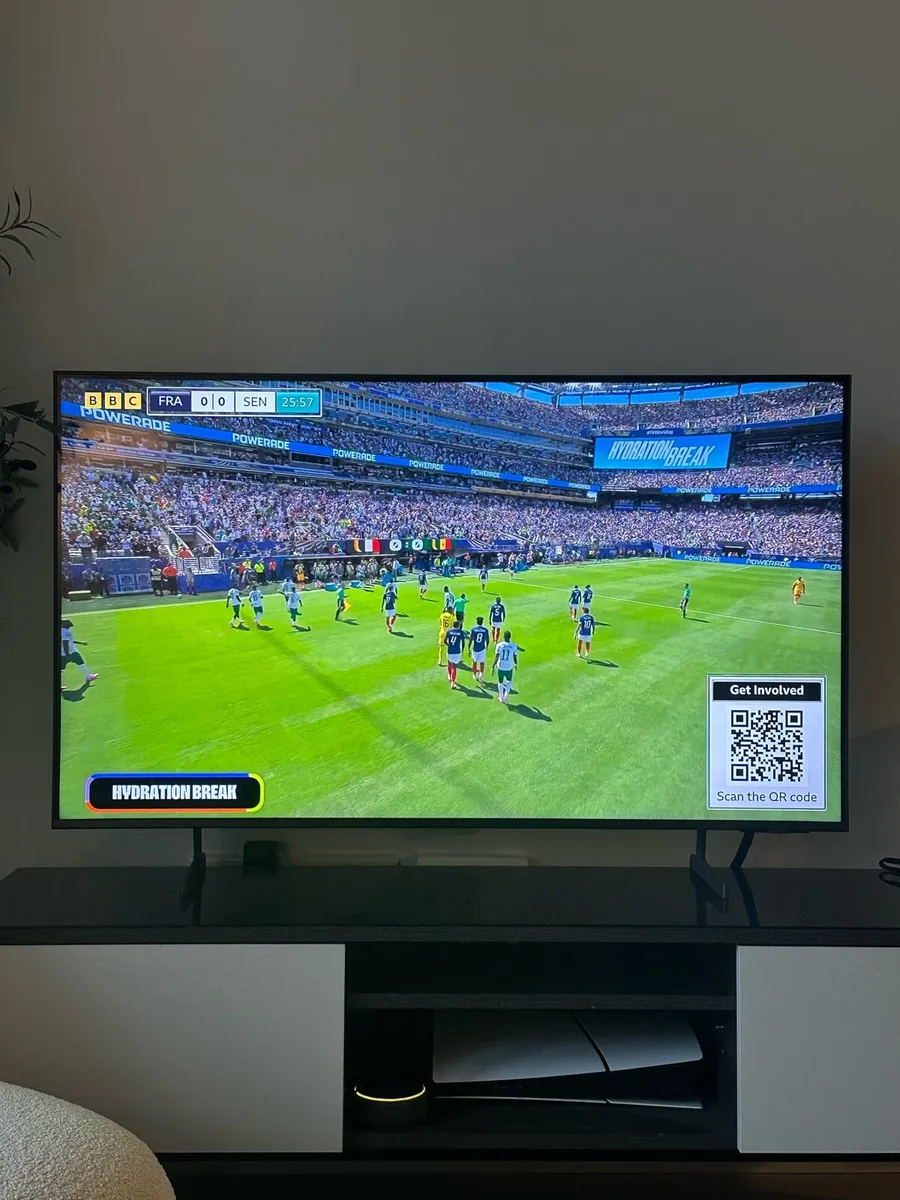 Samsung 50” Crystal UHD 4K HDR Smart TV DU8070 - Image 2