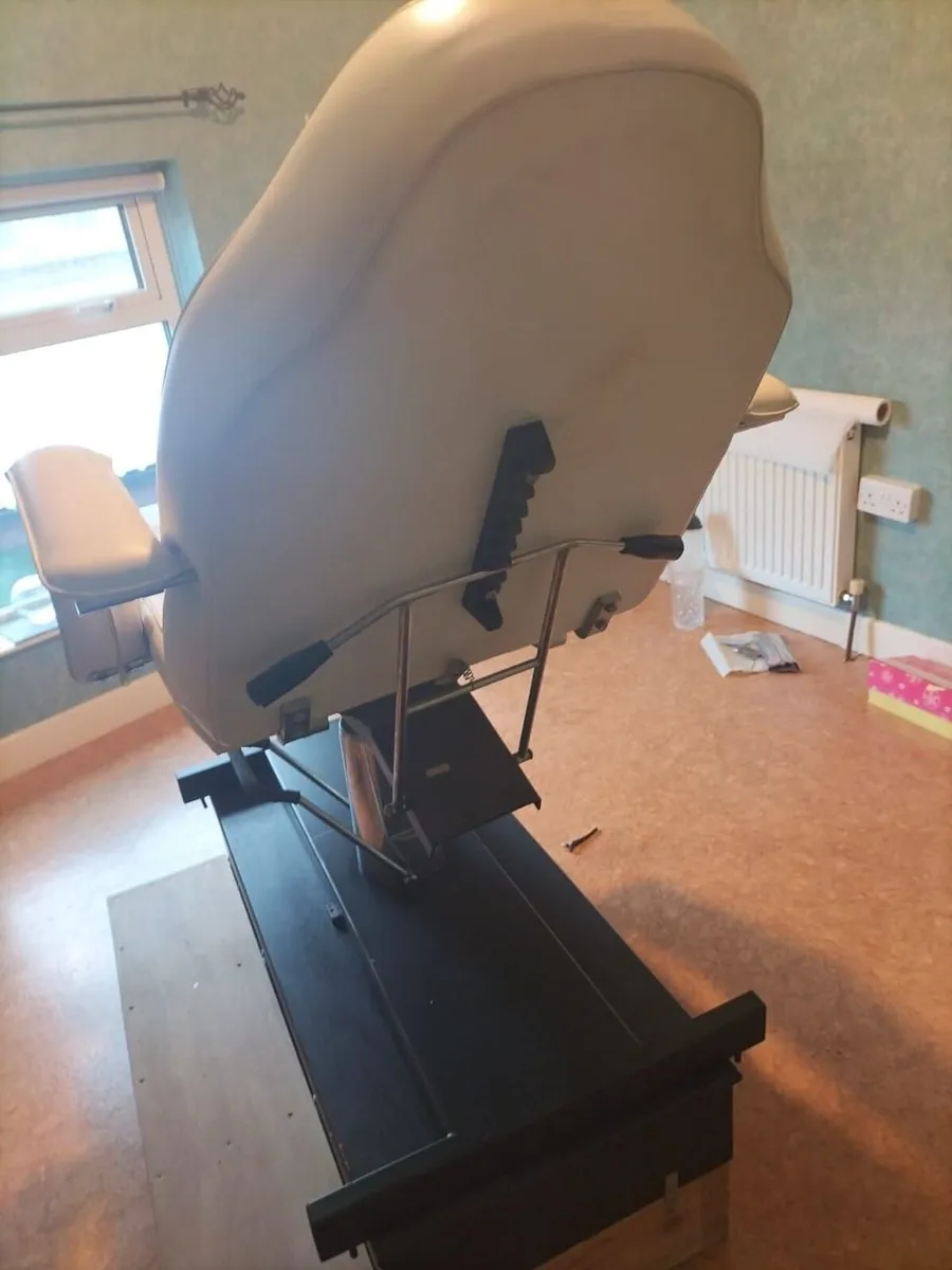 Beauty Room / Therapy Table - Image 2