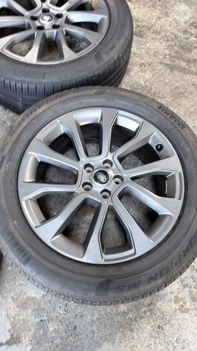 Range Rover 21” wheels and tyres - Image 3