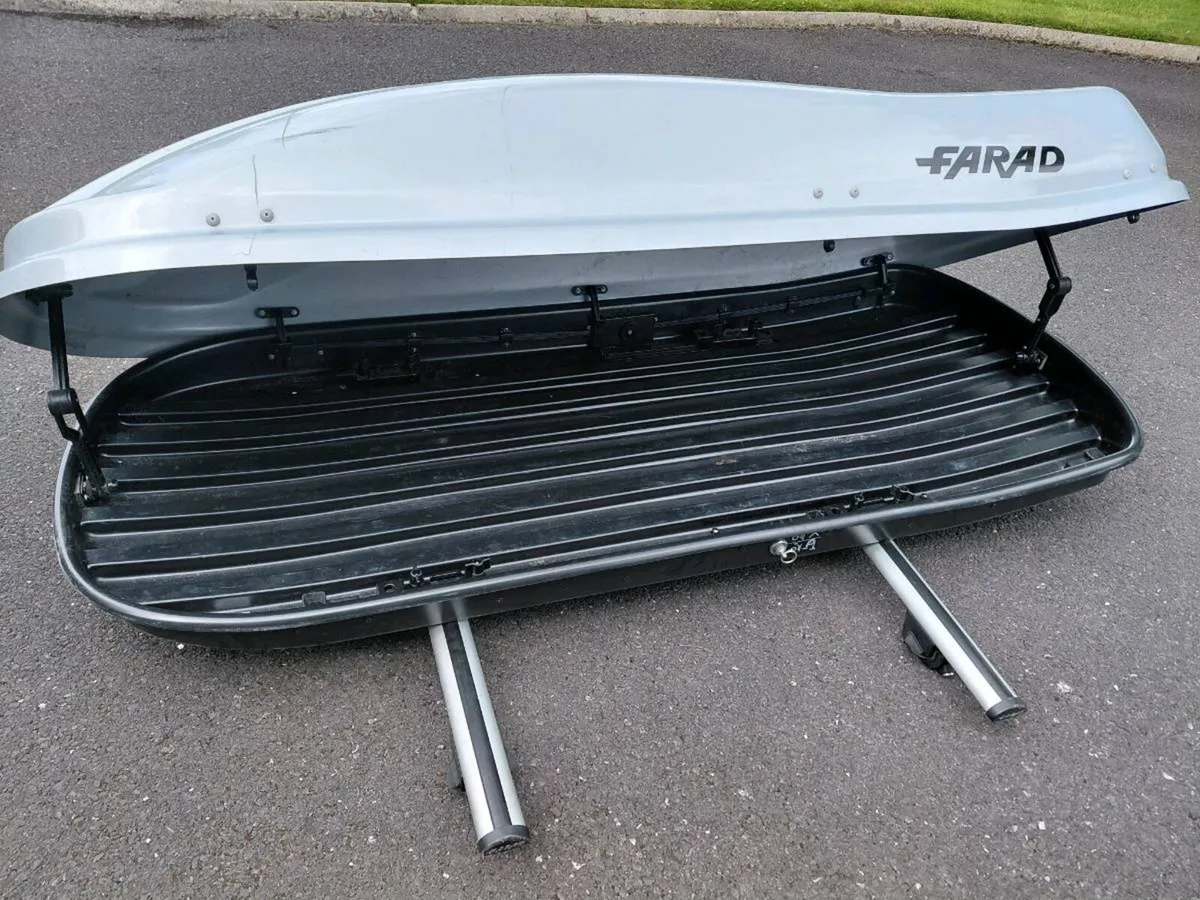 Roof box 480 Litre and bars - Image 3