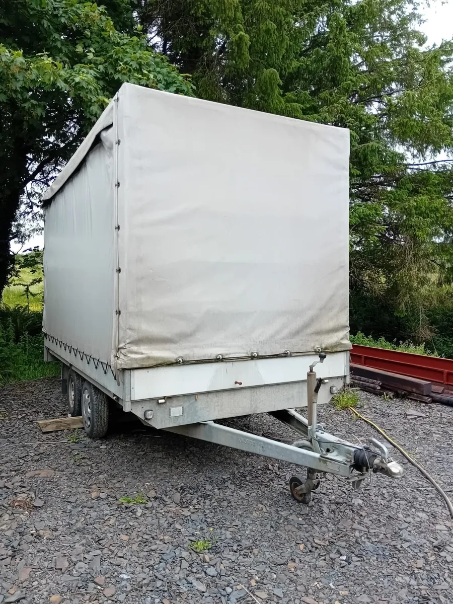 Curtain Trailer - Image 2