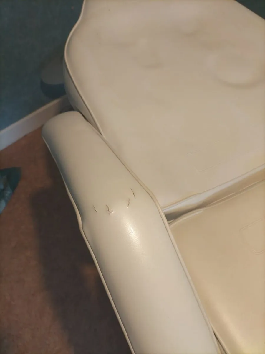 Beauty Room / Therapy Table - Image 3