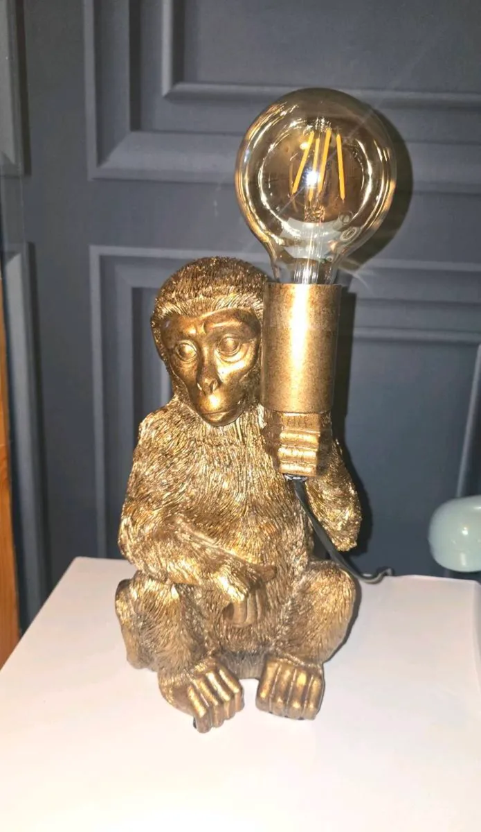 New gold monkey table lamp - Image 1