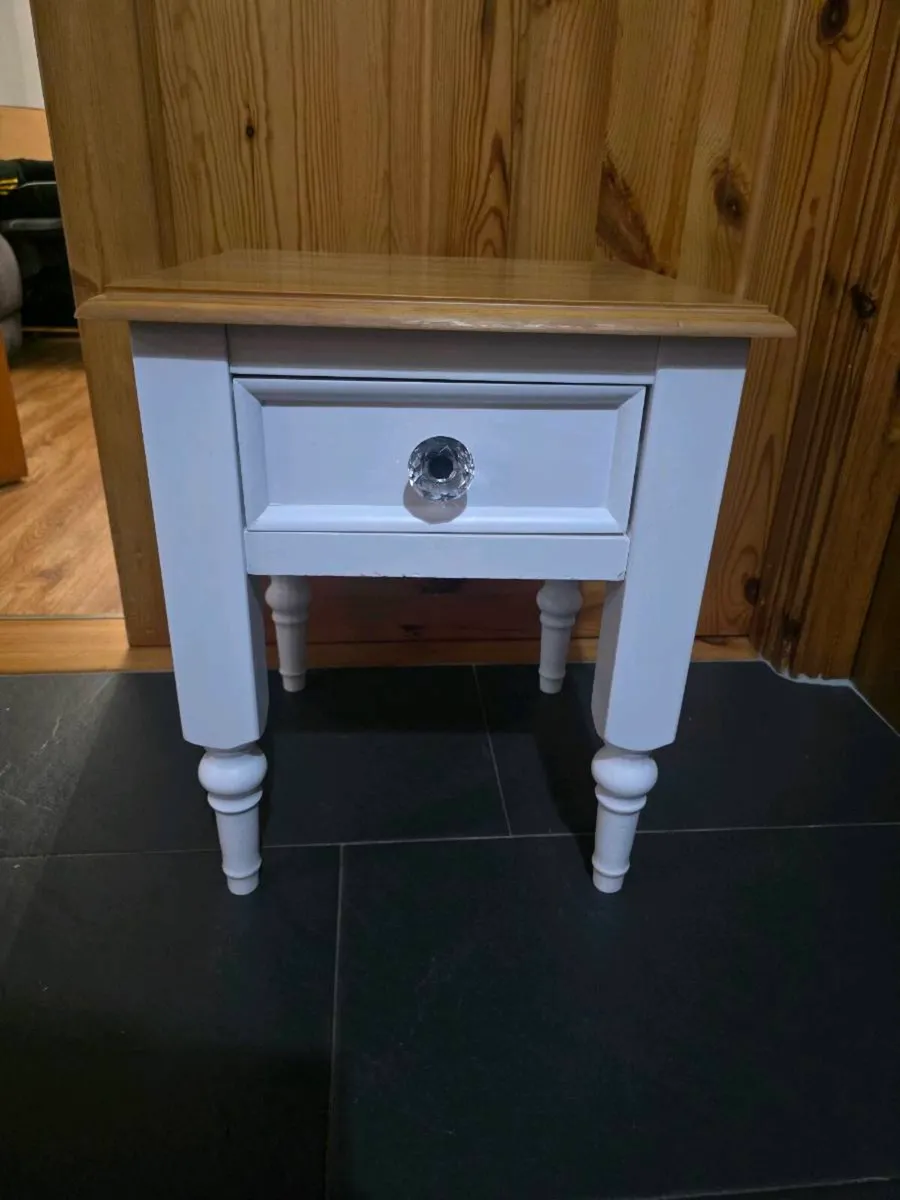 Lamp/side table - Image 1