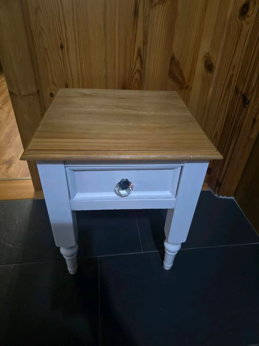 Lamp/side table - Image 3